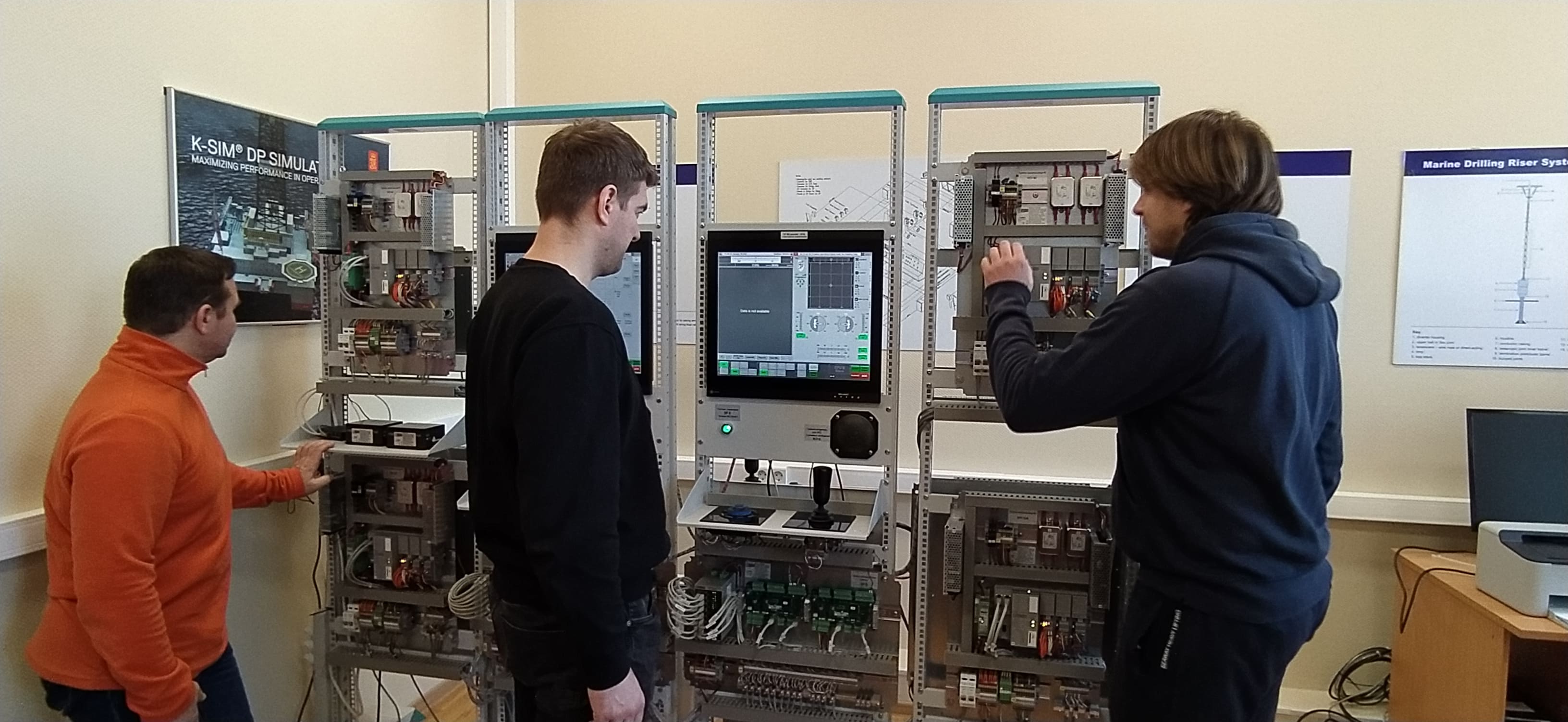 Системы динамического позиционирования судна