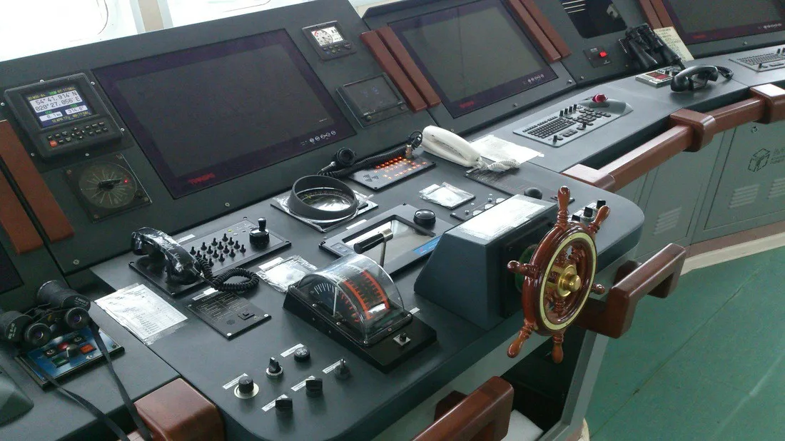 Авторулевой на судне