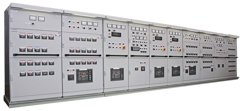 Главный и распределительный щит на судне