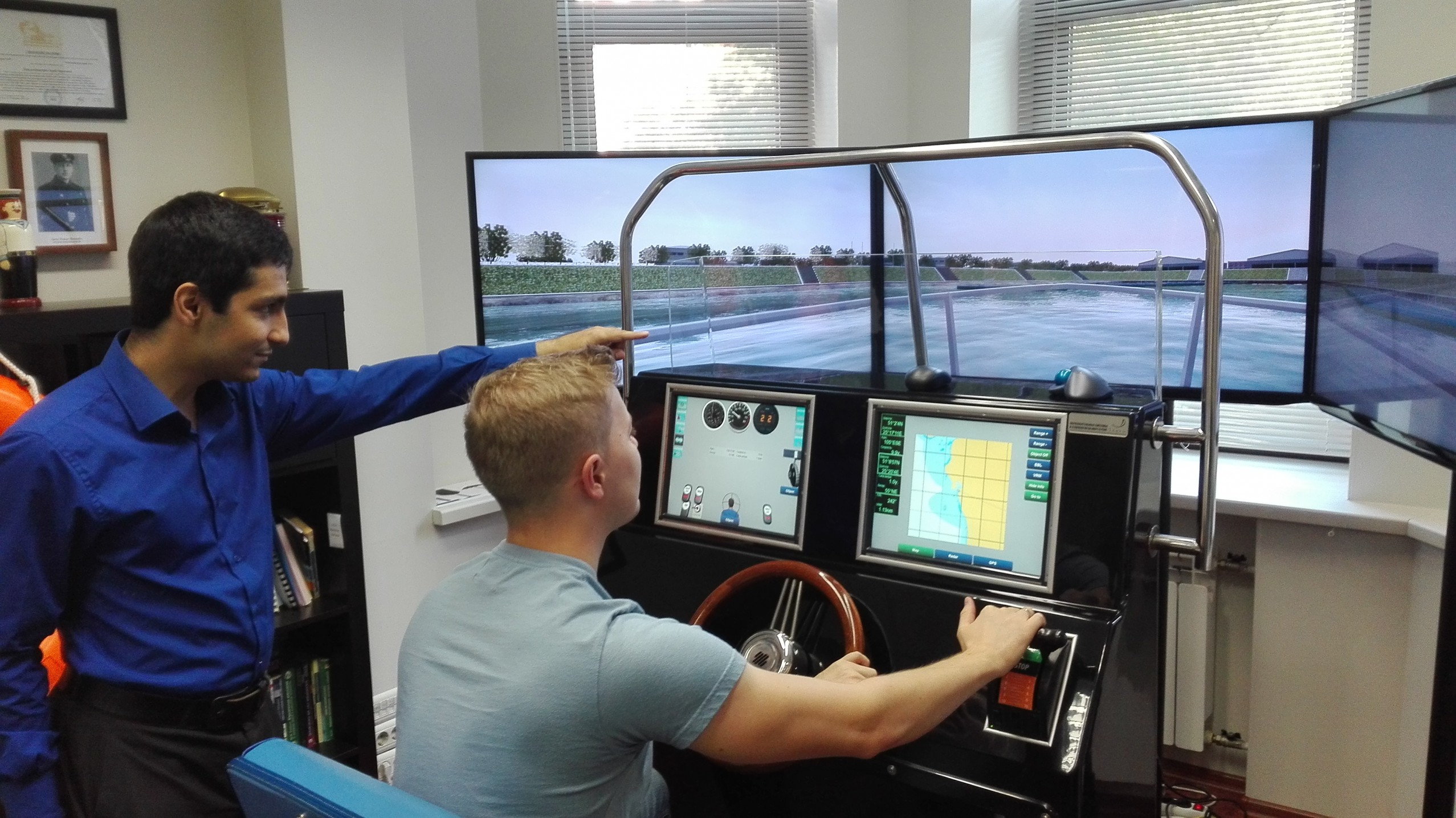 Авторулевой на судне