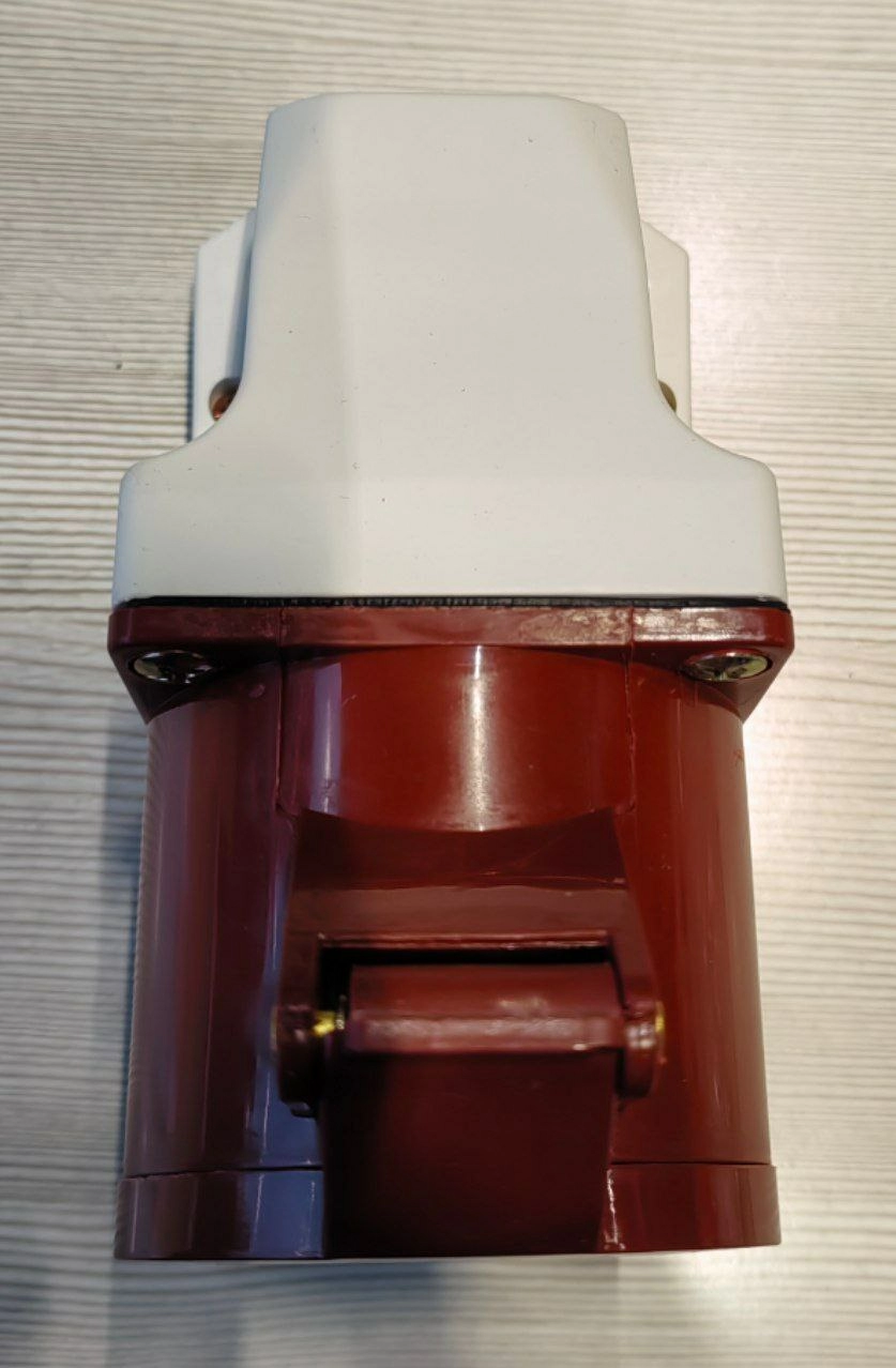 Стационарная розетка IEK ССИ-125, 32А 3Р+РЕ+N 380В IP44 PSN12-032-5 1