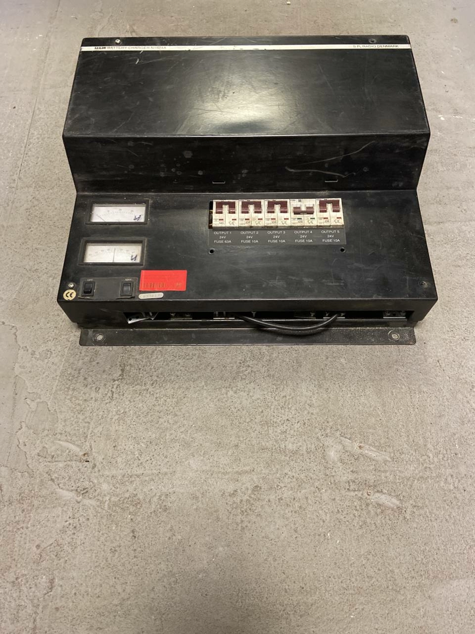 SAILOR battery charger N1674A Б.У. s.n 633418 на проверку 1