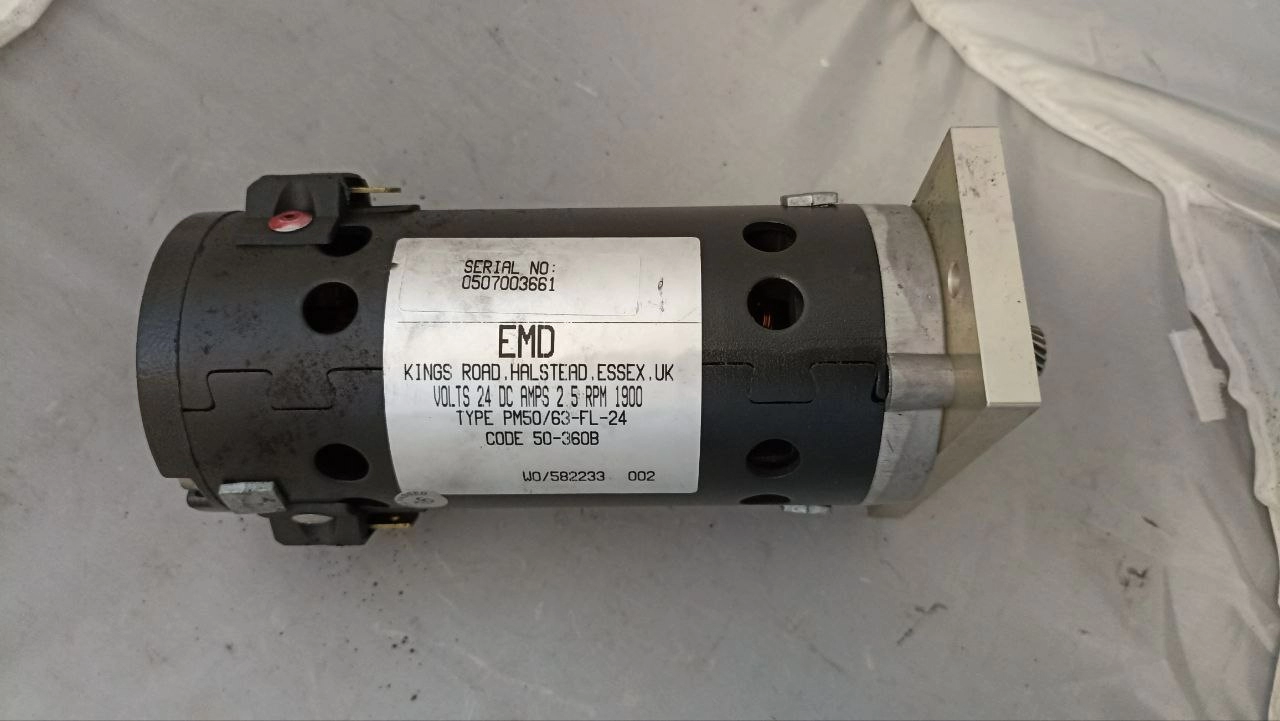 DC Motor typ PM50.63 FL 24 code 50.360B s.n. 0507003661 б.у. на проверку 1