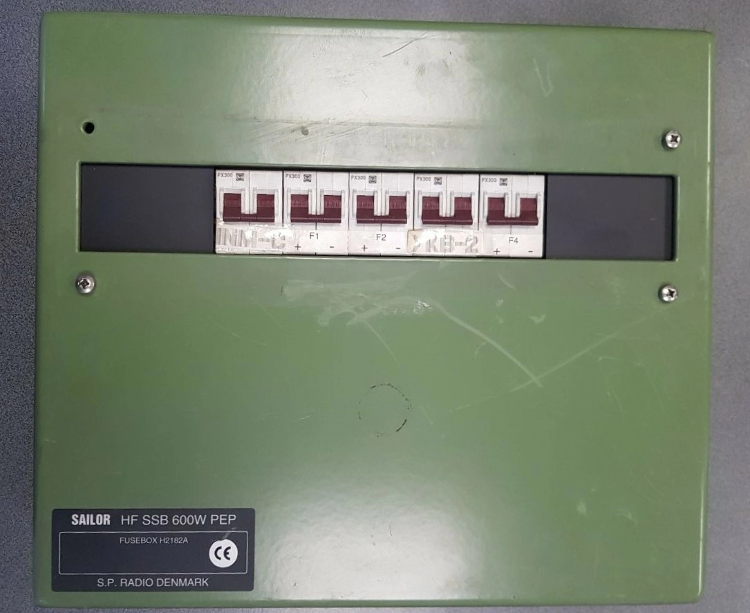SAILOR HF SSB 600W PEP FUSEBOX H2182A б.у б/s.n на проверку 1