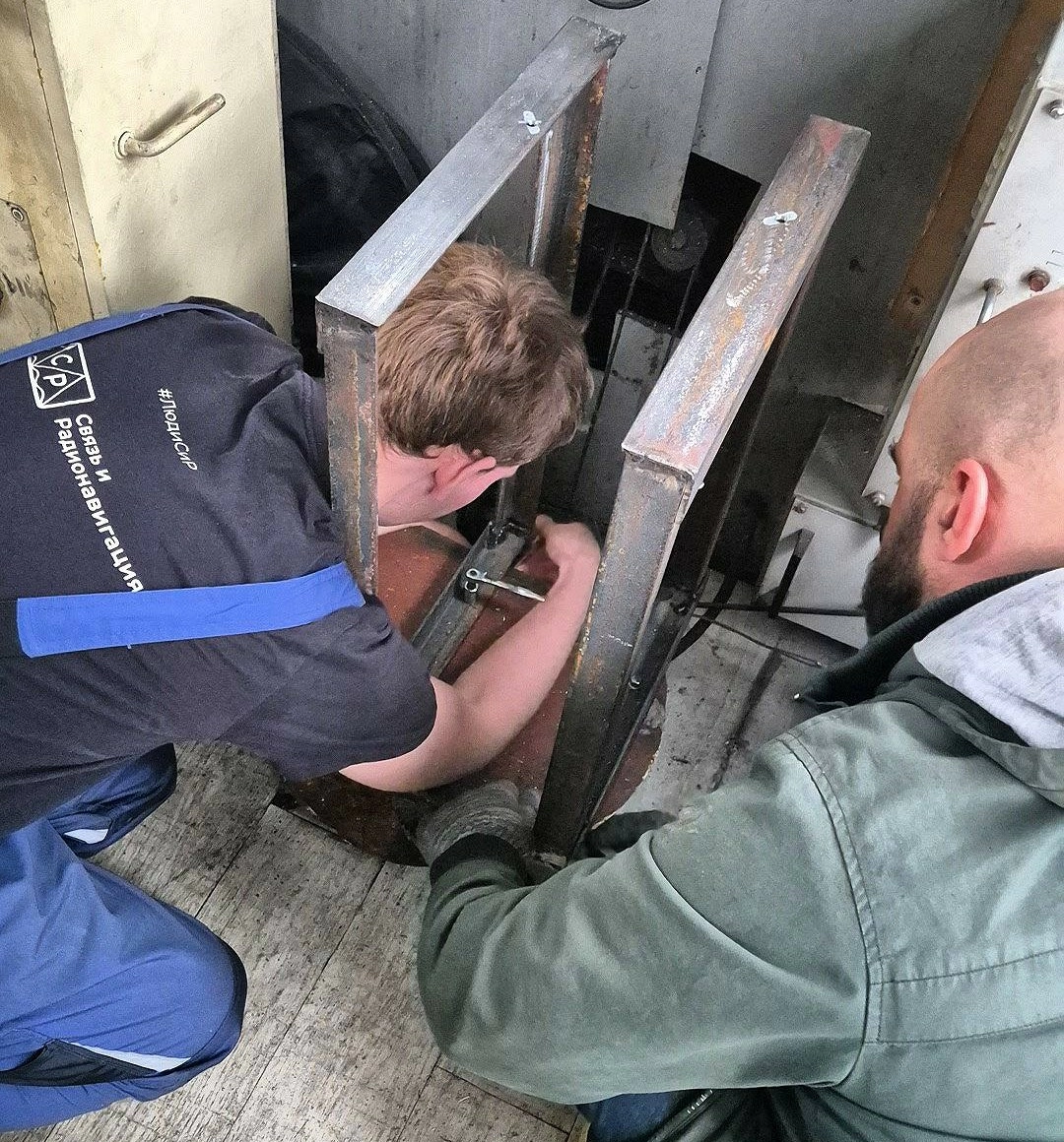 Установка гирокомпаса