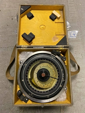 Компас КМ б.у. s.n 93 на проверку