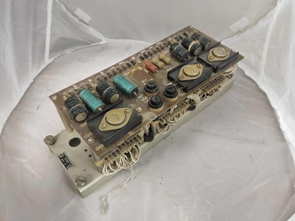 Блок питания ИН-3 для РЛС Печера б.у. s/n 84-01 на проверку