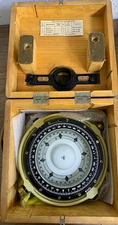 Компас магнитный Км-127 с/н 1450 б/у