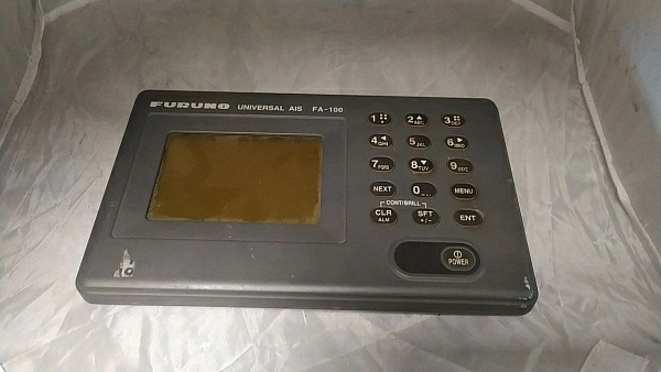 Дисплей FURUNO UNIVERSAL AIS FA-100 24P0026 б.у. s.n 60409118 на проверку