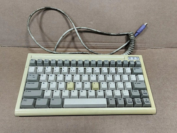 Клавиатура BTC 5100C PS/2 б.у s.n 6604800010 на проверку