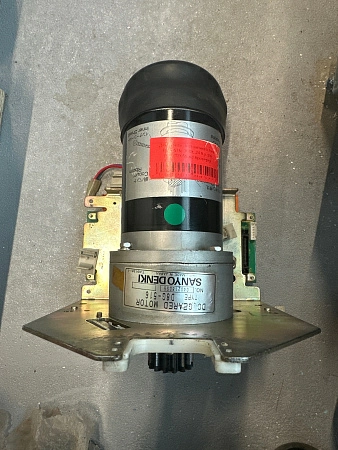 Мотор D8G 516 б.у. s/n 040218055 раб