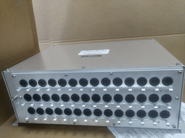 Блок распределения данных CompassNET DDU unit, type 5017-2000-00 б.у s.n 2107016 на проверку