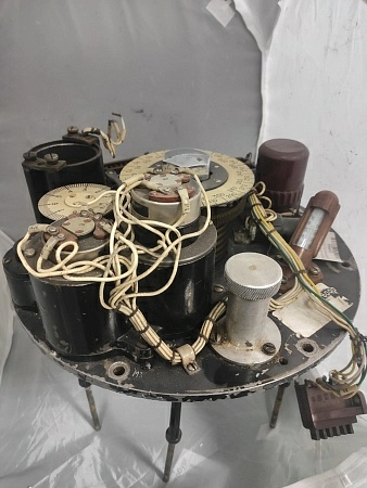 Стол для гирокомпаса "АМУР М" с держателем (б.у.) s/n 208000 на проверку