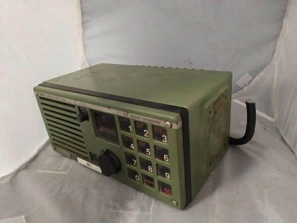 Sailor Compact VHF RT2048 б/у s/n 642532 на проверку