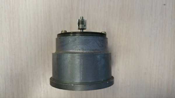 Сельсин СС-150 с шестеренкой и «стаканом»
