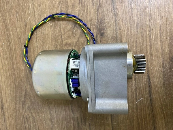 Двигатель H-7BDRD0048 s/nJXY03 б/у рабочее