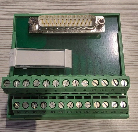 Интерфейсный модуль Phoenix Contact FLKM-D25 SUB/S, с 25-контактным раземом типа D-Sub (вилка)