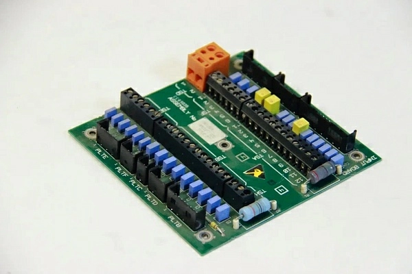 Плата выходов Sperry Marine 65601804 Б/У s/n BM01073 022 на проверку