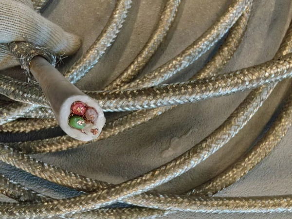 Кабель Севкабель КМПЭВЭ 4х1,5-500