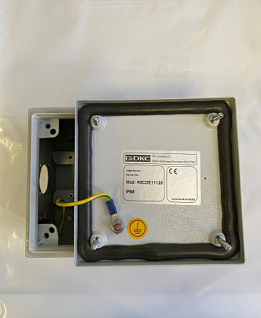 Корпус клеммный металлический R5SDE1112 150x150x120 мм б/у