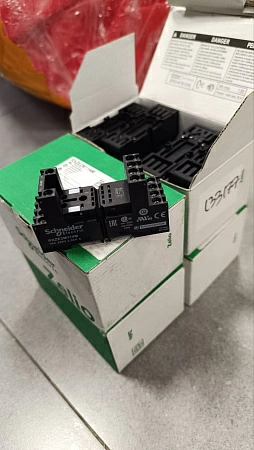 Колодка Schneider RXZE2M114M