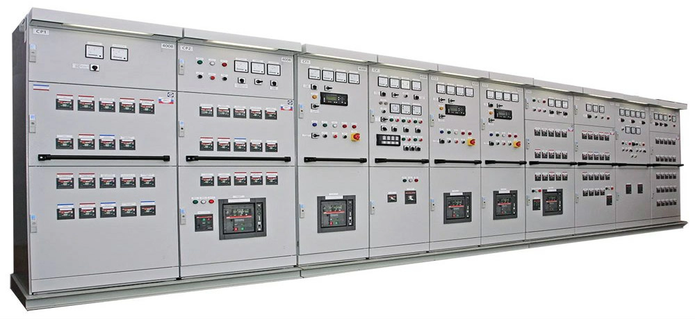 Главный и распределительный щит на судне