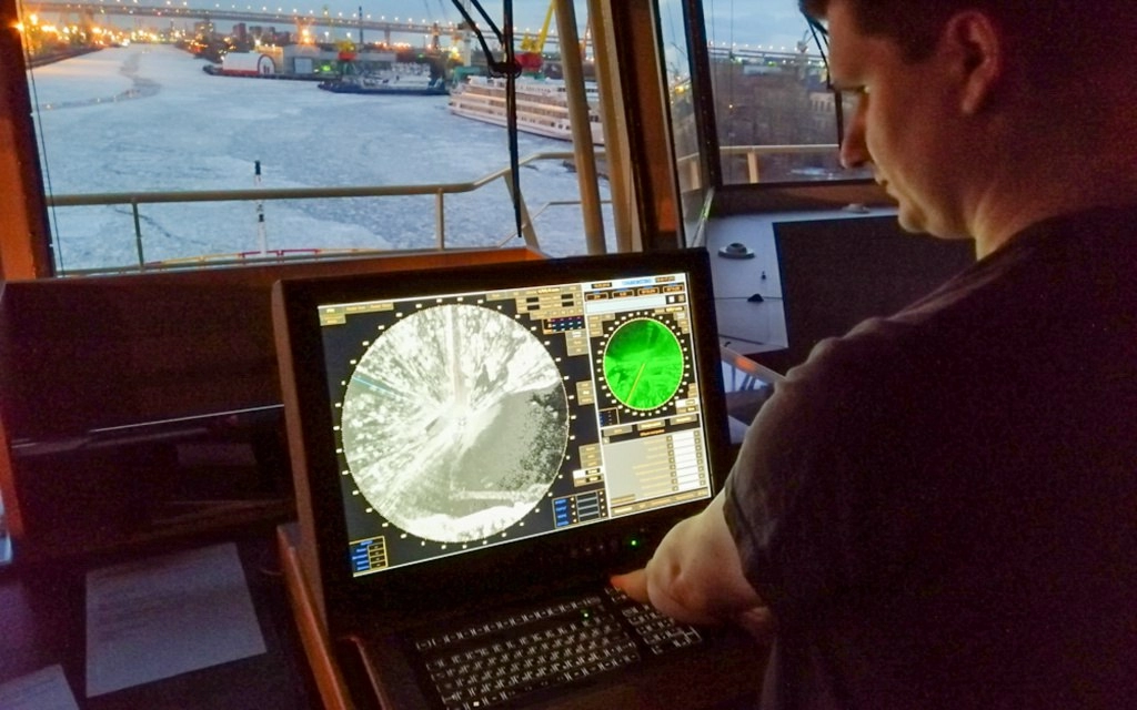 Радиолокационная станция на судне