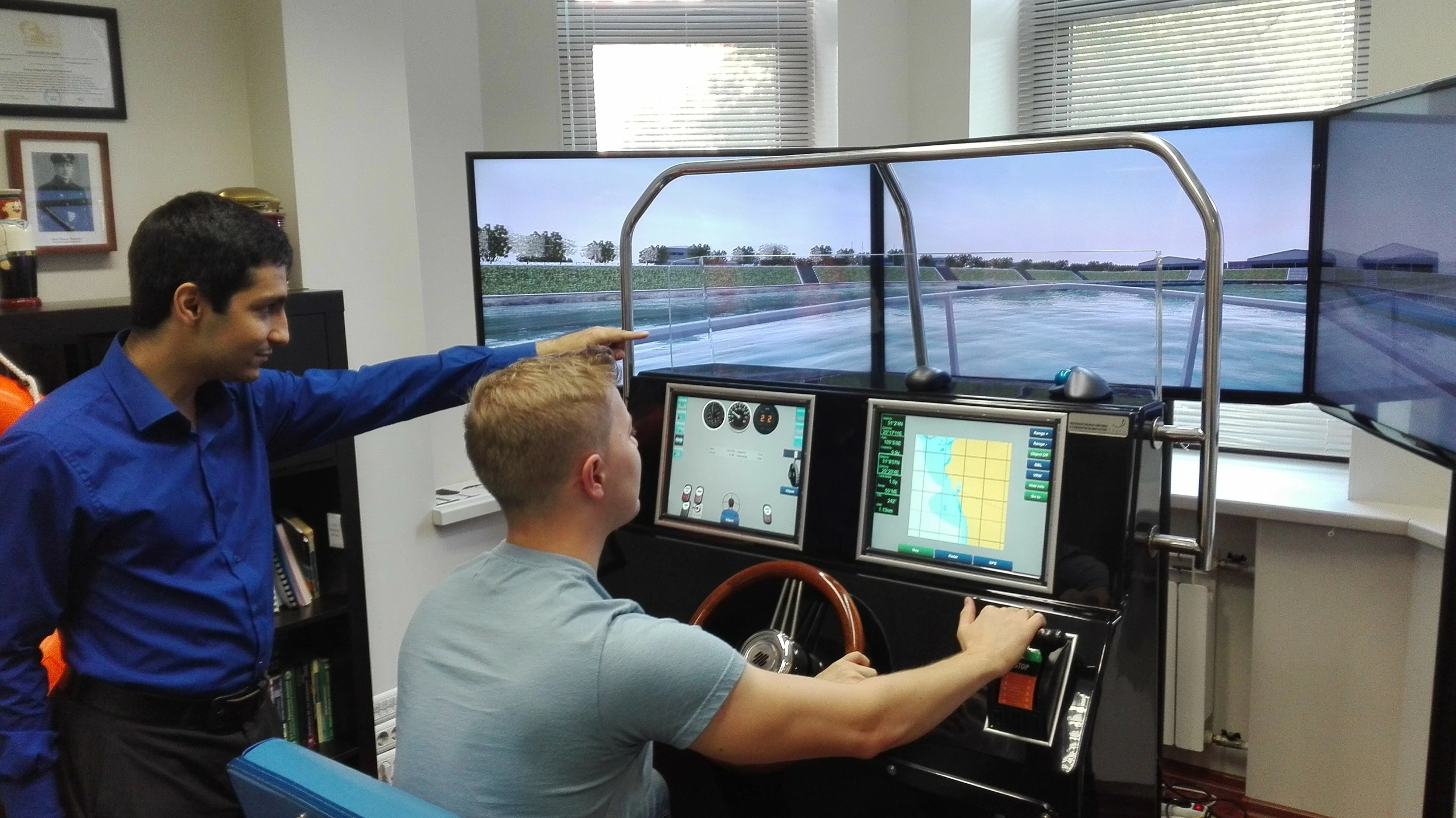 Авторулевой на судне