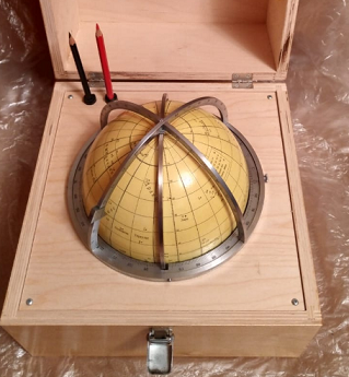 Navigation globe