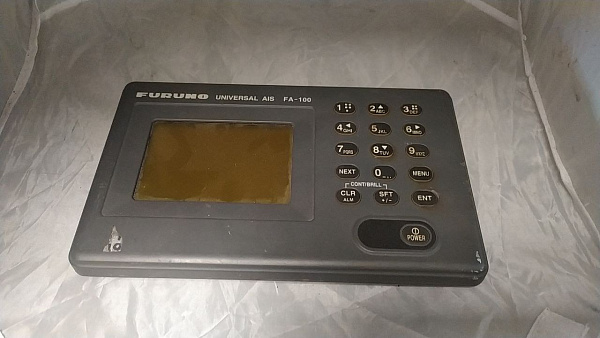 Дисплей FURUNO UNIVERSAL AIS FA-100 24P0026 б.у. s.n 60409118 на проверку